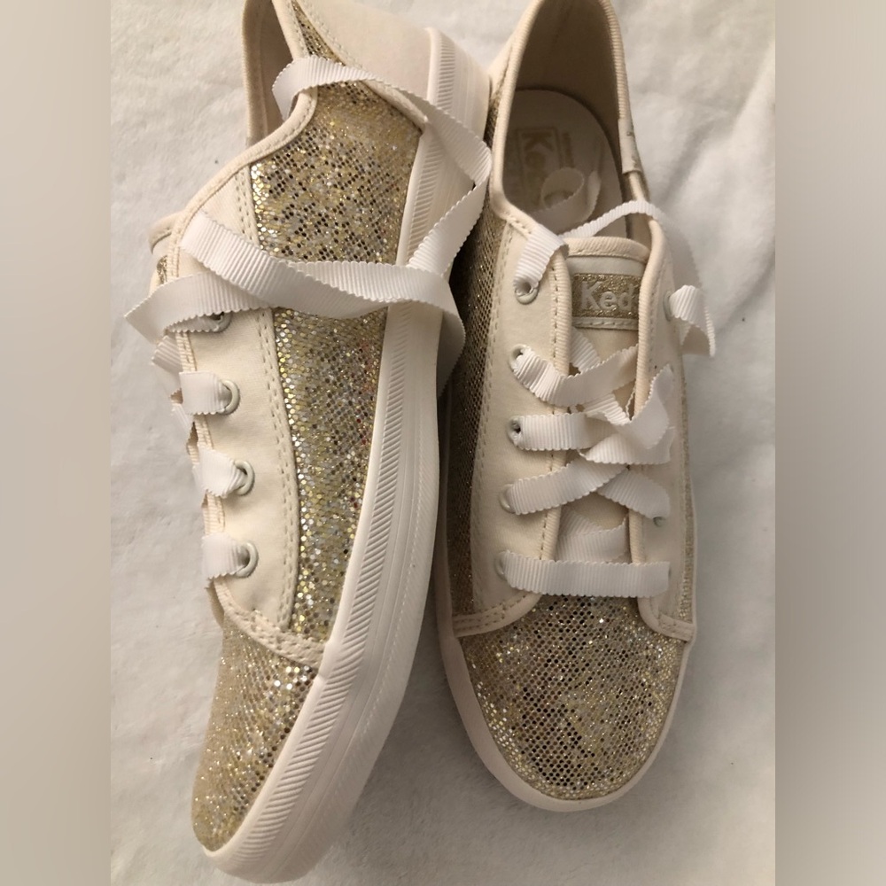 Keds kids shoes size 4 brand new